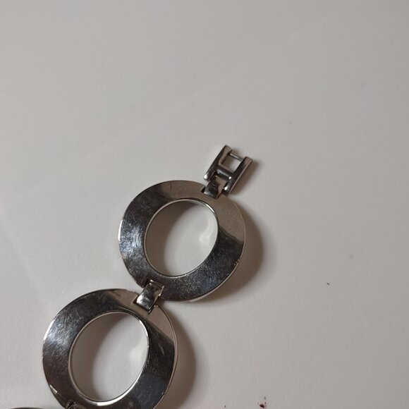 6.75 Inch Silver Tone Round Link Analog Watch - Picture 3 of 14